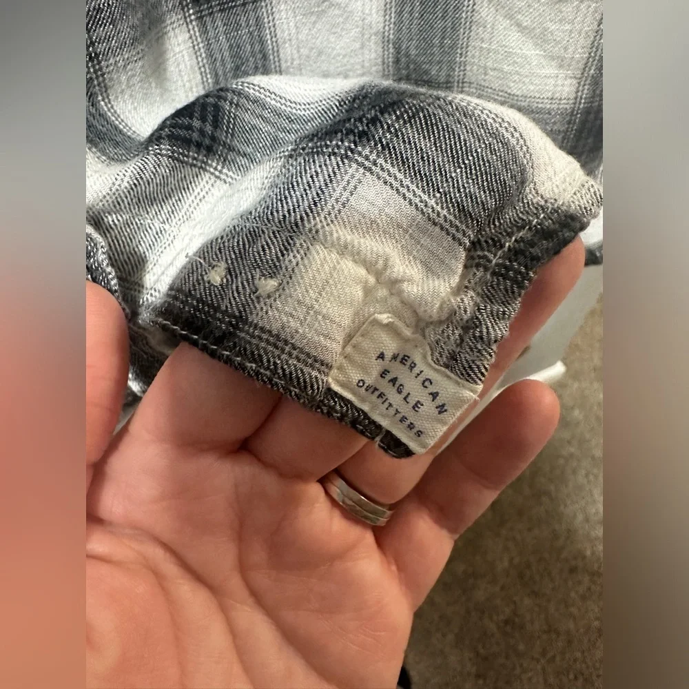 American Eagle Black and White Boyfriend Fit Flannel - Picture 5 of 7